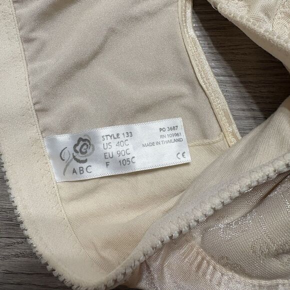 Vintage Front Closure Beige Roses Size 40C ABC Intimates - Picture 4 of 8